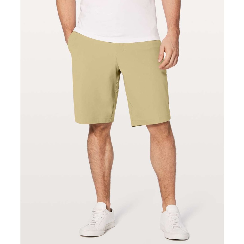 LULULEMON Commission Short Relaxed 11" Tofino Sand Golf Flat Front Men's 30